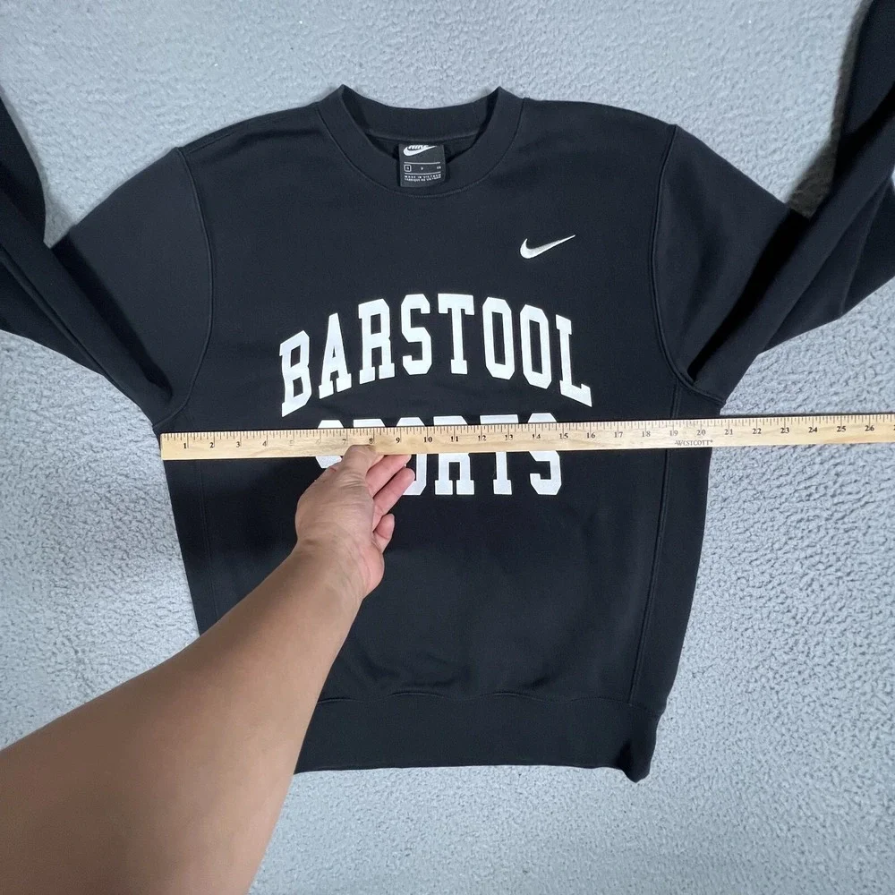 Nike Sweater Mens Small Black Barstool‎ Sports Club Fleece Casual Preppy Portnoy